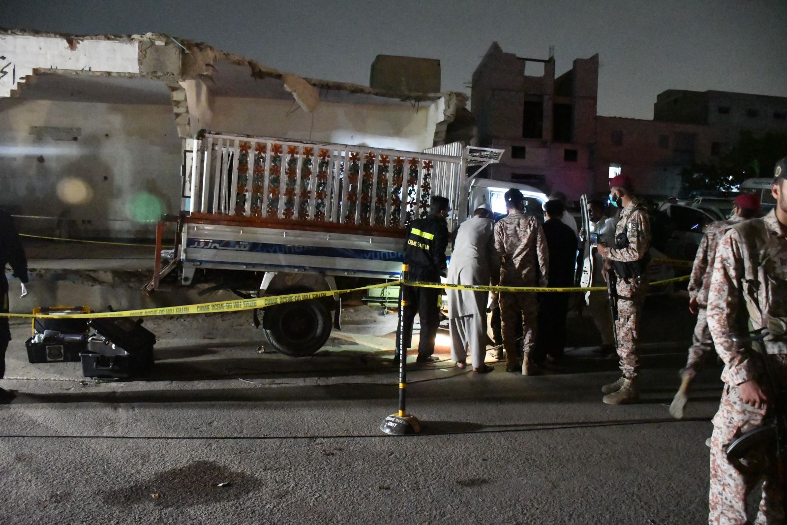 Pakistan’da bombalı saldırı! 13 kişi hayatını kaybetti Pakistan’da bombalı saldırı! 13 kişi hayatını kaybetti