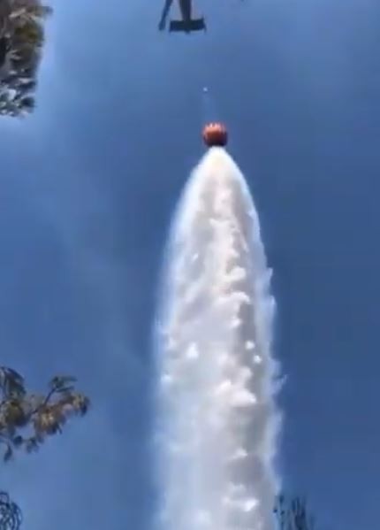 Çıkan yangını söndürmeye gitti! Suyun altında kaldı