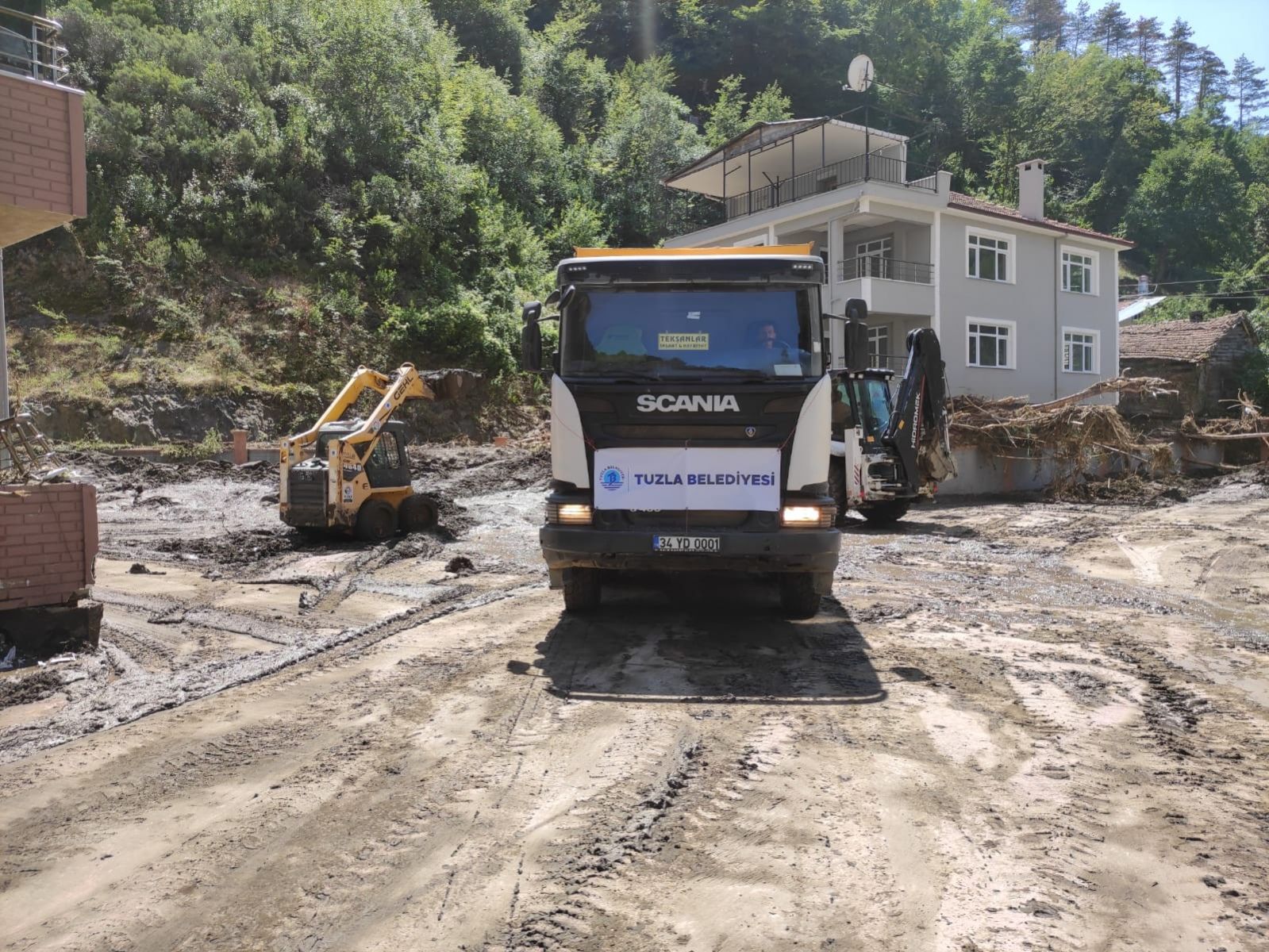 Tuzla Belediyesi personelinden yürekleri ısıtan hareket