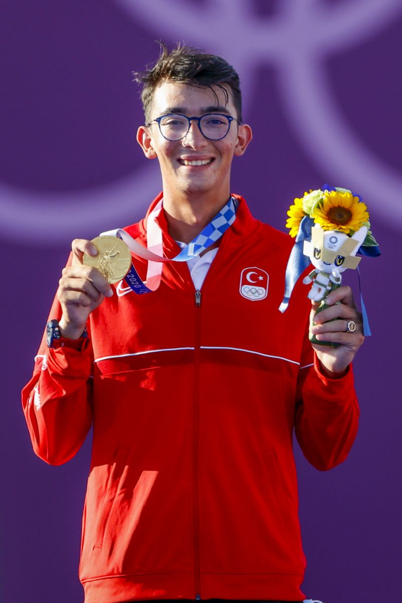 Şampiyondan ilk açıklama: “Tarifi olacak bir duygu değil” Şampiyondan ilk açıklama: “Tarifi olacak bir duygu değil”