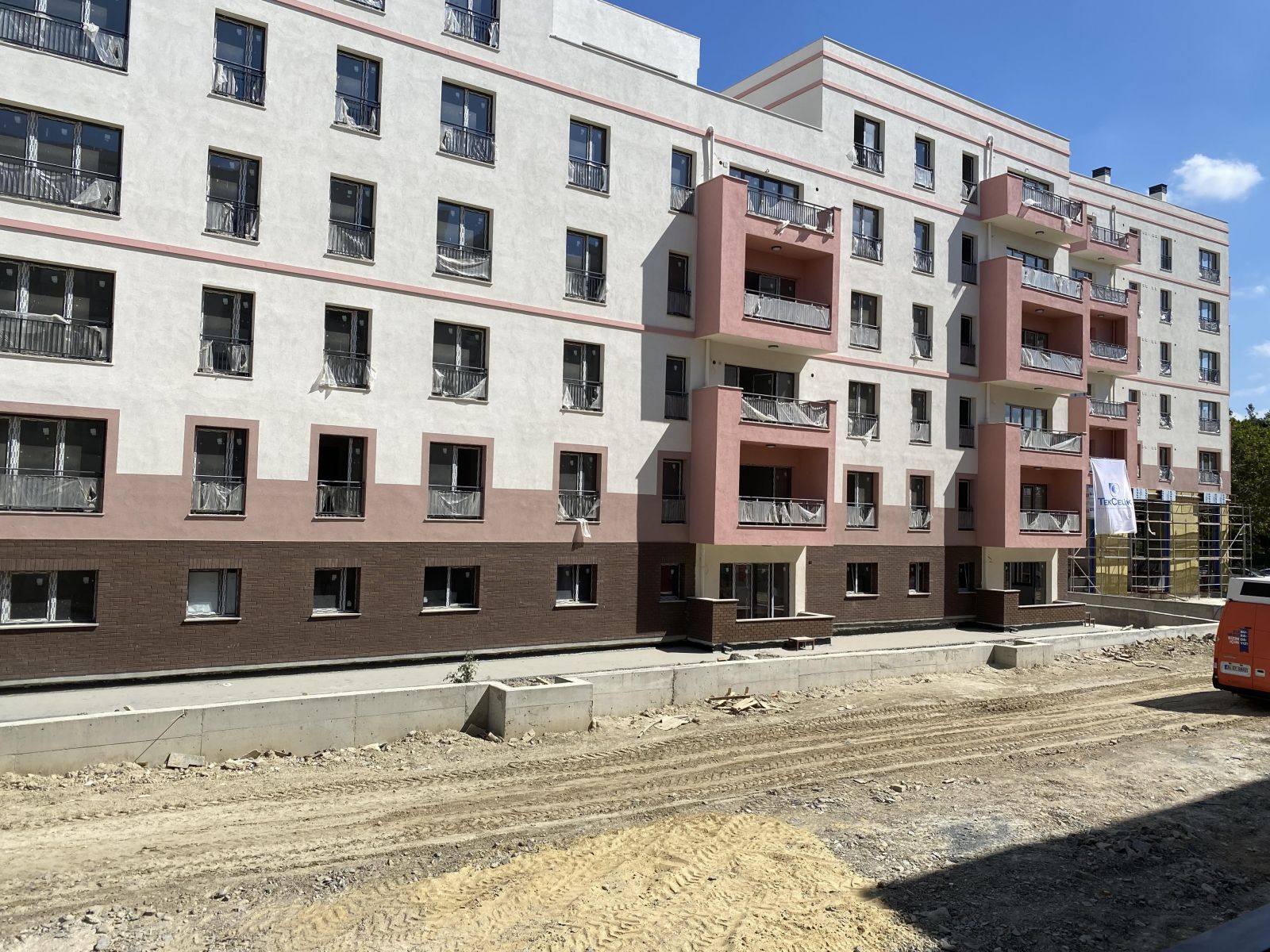 Esenler'de dönüşüm konutları sahiplerini buldu