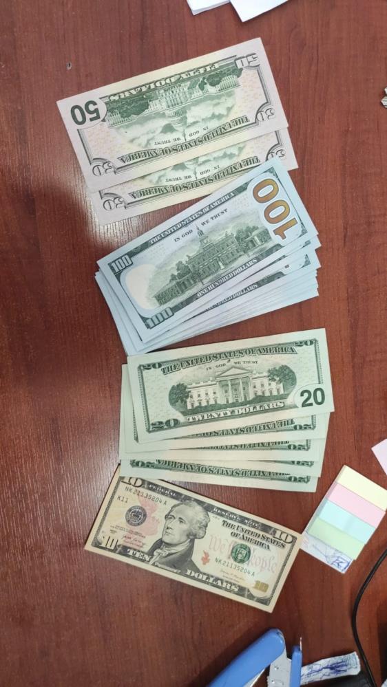 Rus turist bin 200 doları düşürdü, otobüs şoförü teslim etti