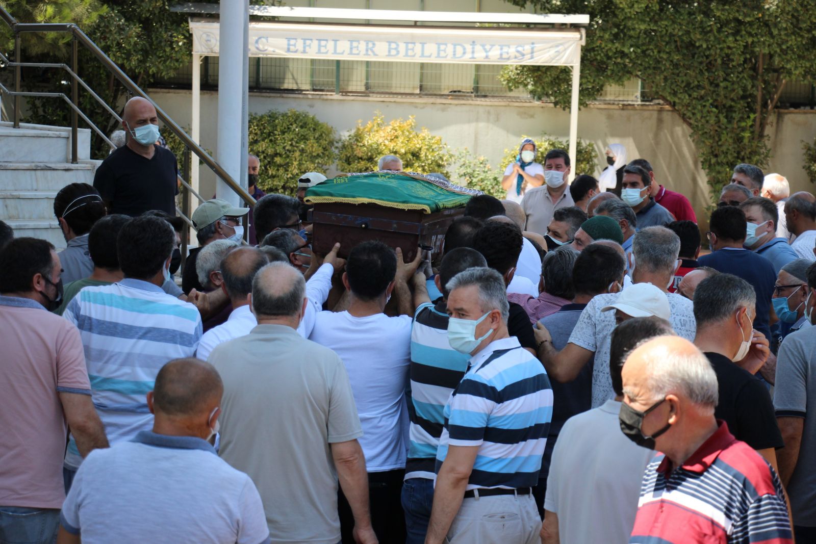 Bu acının tarifi yok! Önce babası sonra annesi