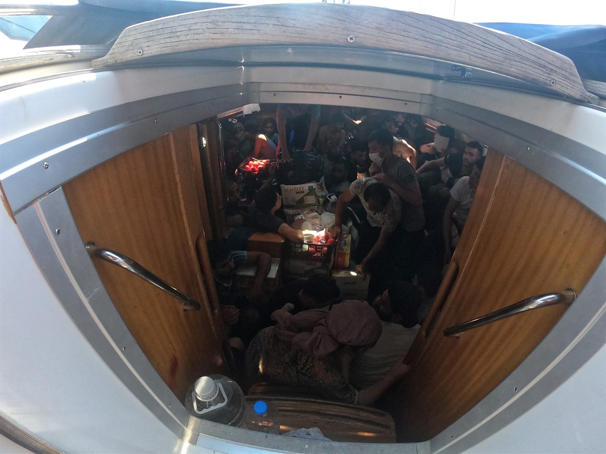 İzmir’de 122 düzensiz göçmen yakalandı