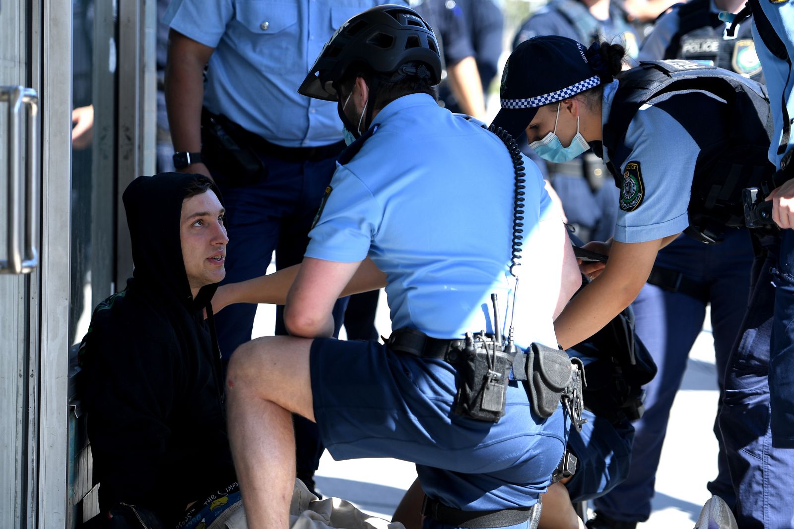 Avustralya’da Covid-19 protestoları! Polisle halk karşı karşıya geldi Avustralya’da Covid-19 protestoları! Polisle halk karşı karşıya geldi