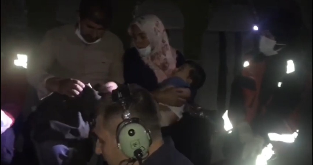 2 yaşındaki bebeğin parmağı koptu! Polis helikopteri bebek için havalandı