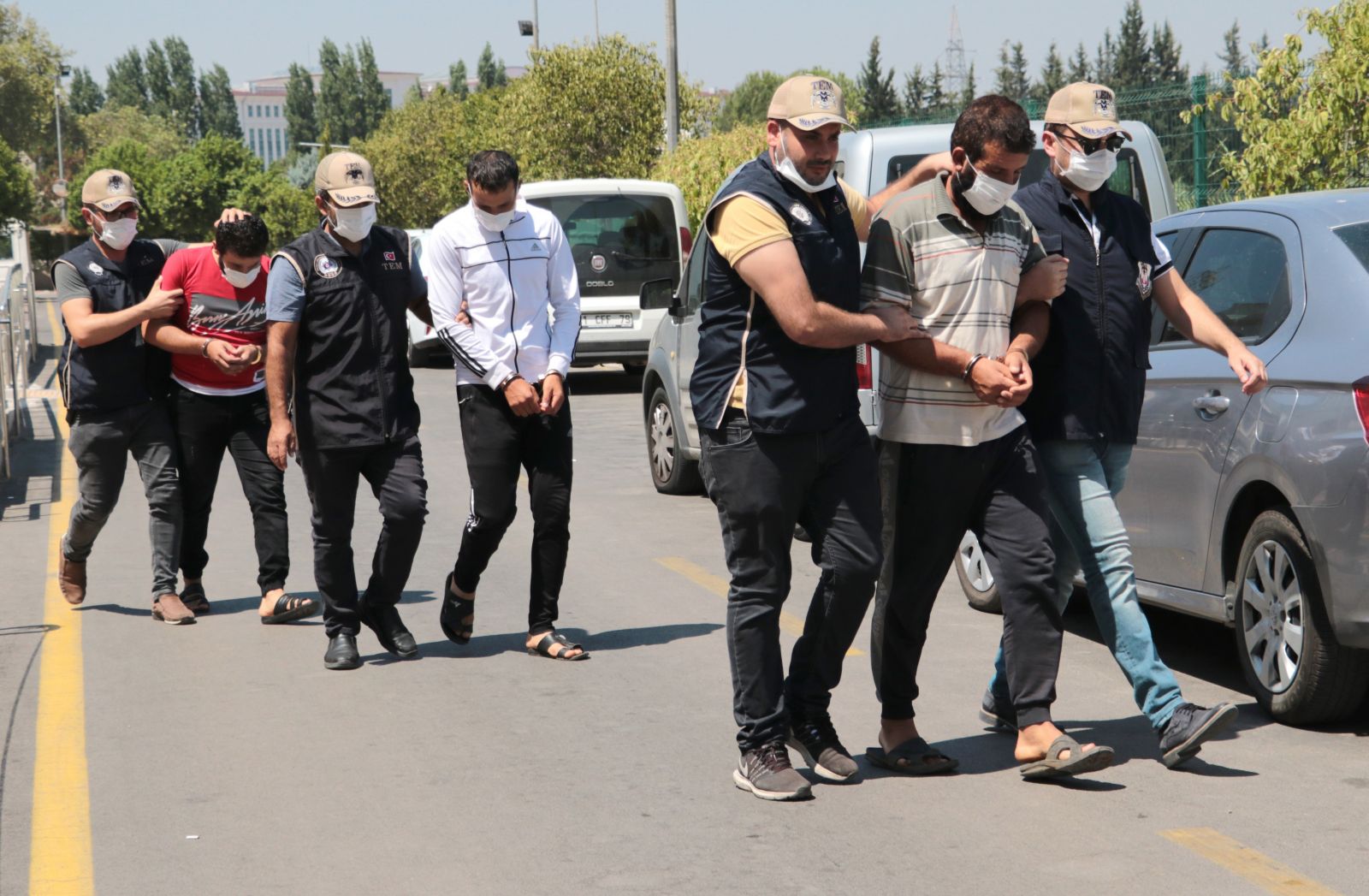 DEAŞ’lı teröristin cep telefonundan canlı bomba yeleği yapımı videoları çıktı