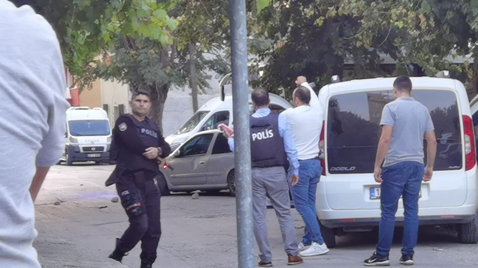 Çaldığı araçla kaçarken polisle çatıştı! Yakalanacağını anlayınca intihar etti