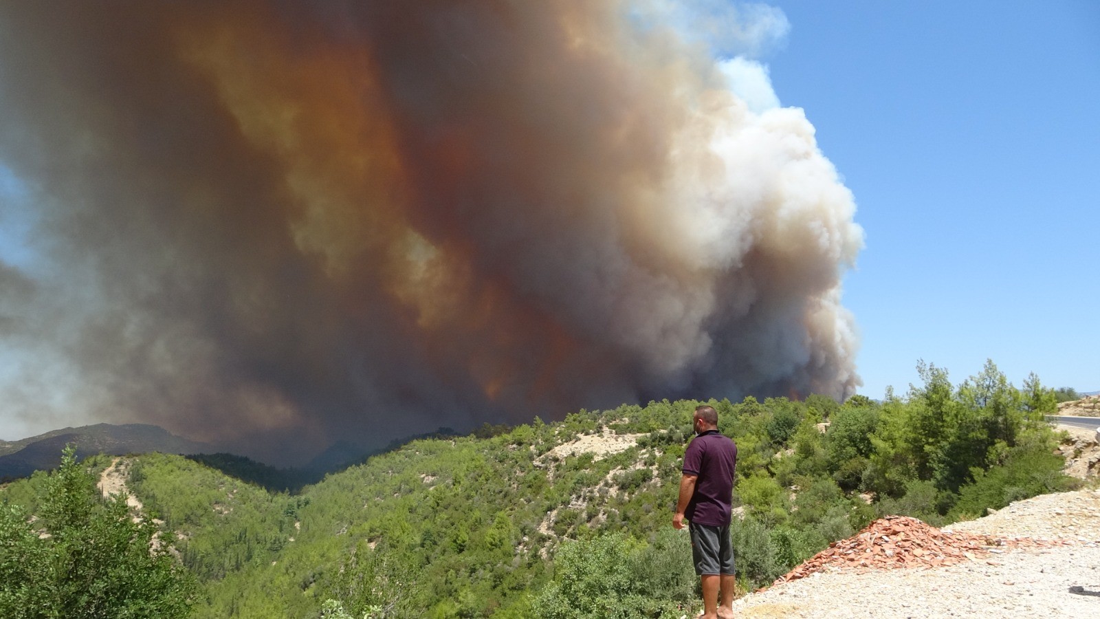 Hastanede tedavi gören yangın şüphelisi hayatını kaybetti