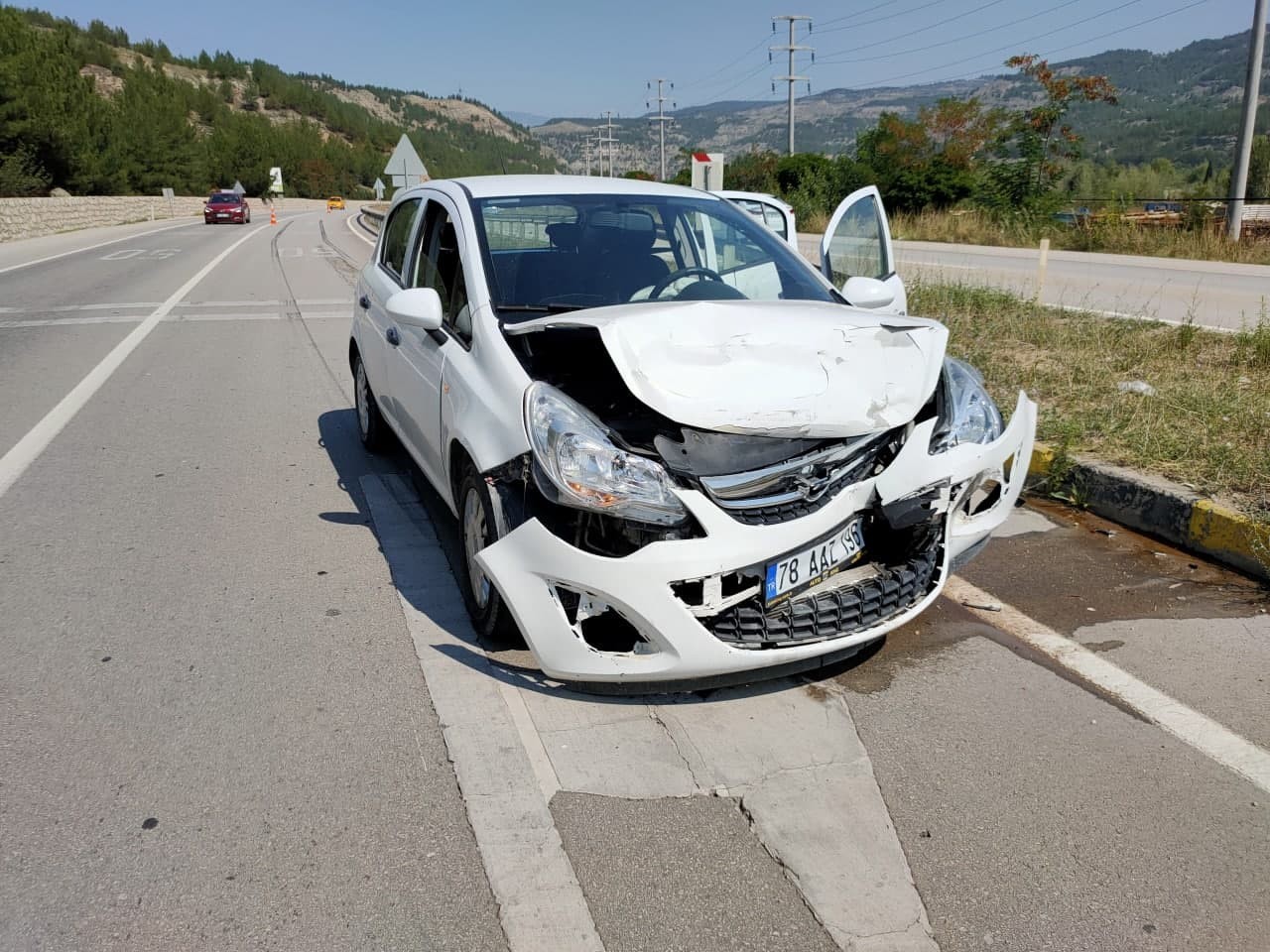 Sürücü adayı kaza yaptı! 5 kişi yaralandı