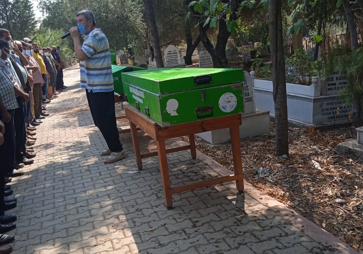 Trafik kazası geçirmişlerdi! Yan yana toprağa verildiler