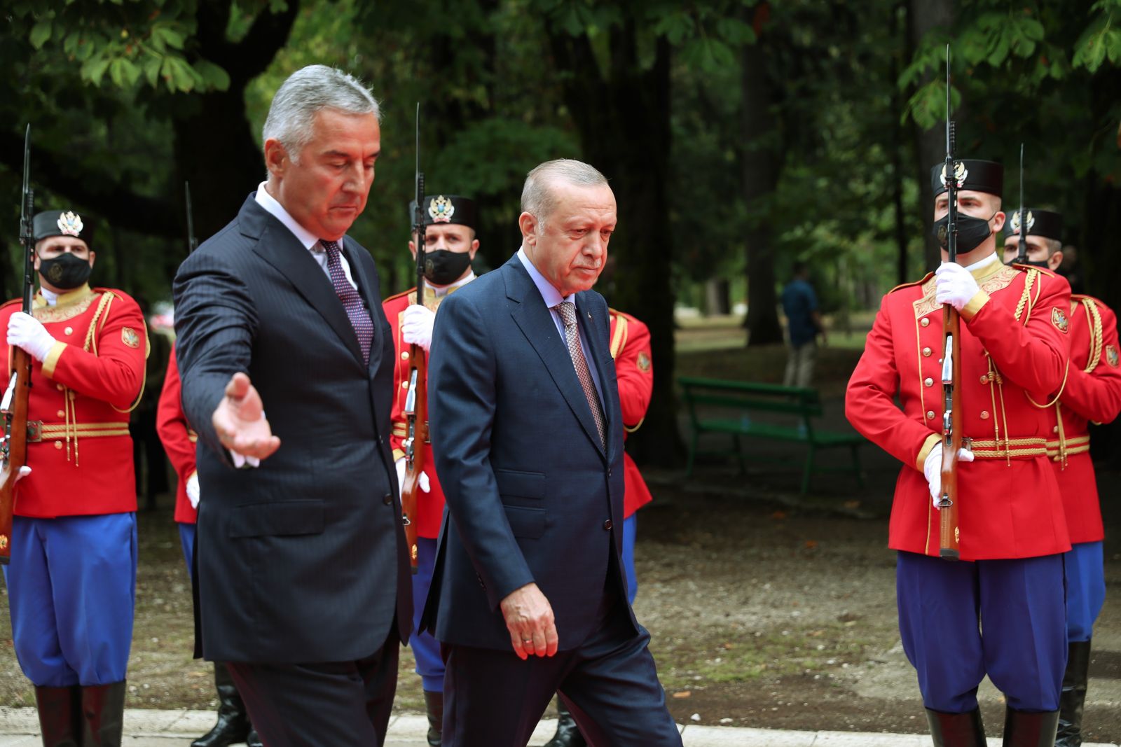 Cumhurbaşkanı Erdoğan Karadağ'da: Sorumluluğumuz var Cumhurbaşkanı Erdoğan Karadağ'da: Sorumluluğumuz var