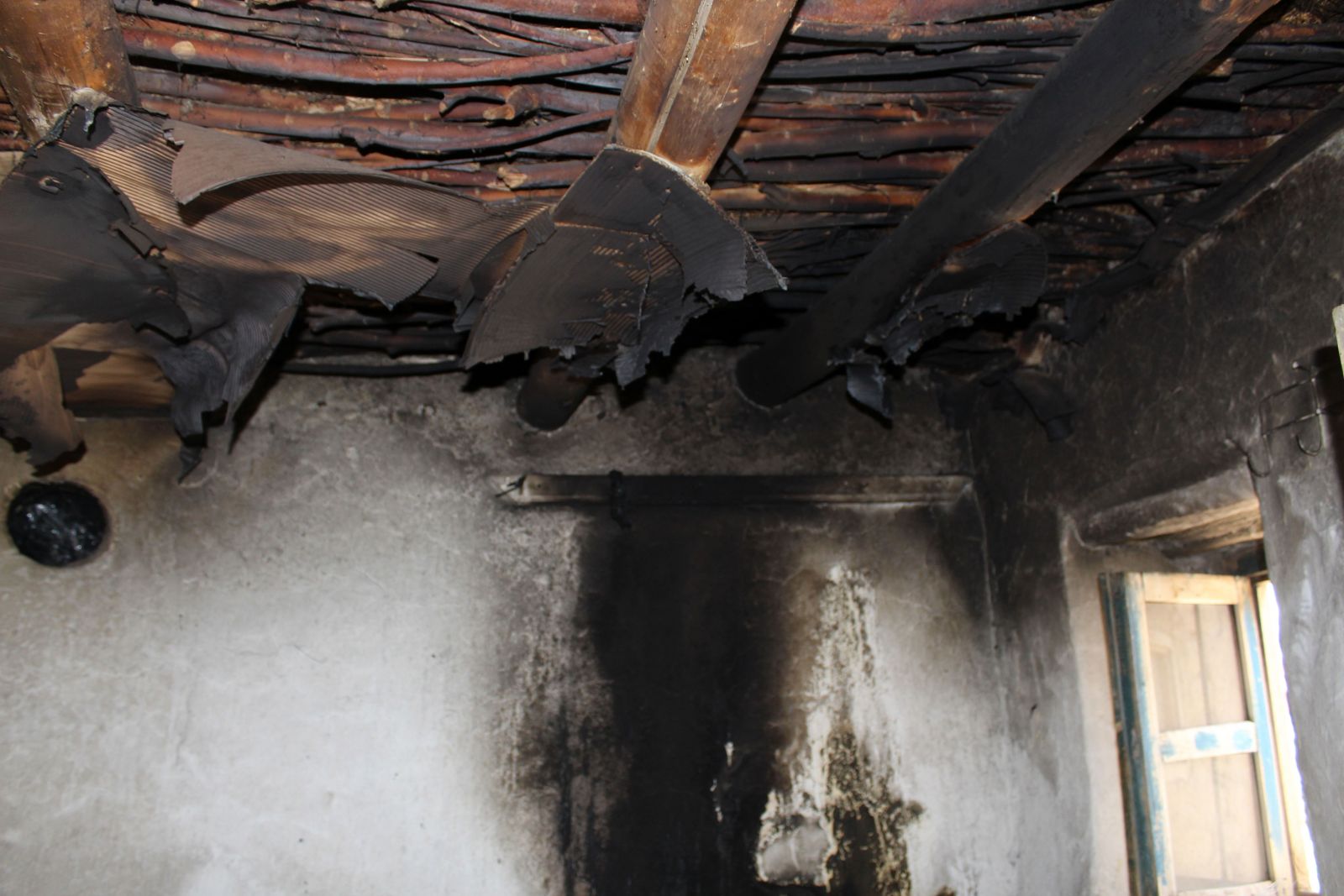 Van'da kendi kendine yanan evlerin sırrı çözülemiyor