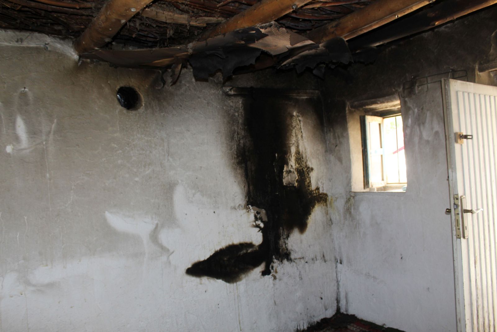 Van'da kendi kendine yanan evlerin sırrı çözülemiyor