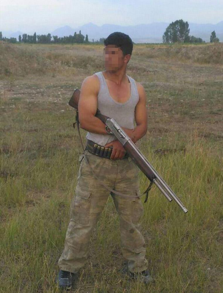 Kardeşini domuz zannedip vurdu: Öldüğünü görünce kendini tüfekle vurdu!