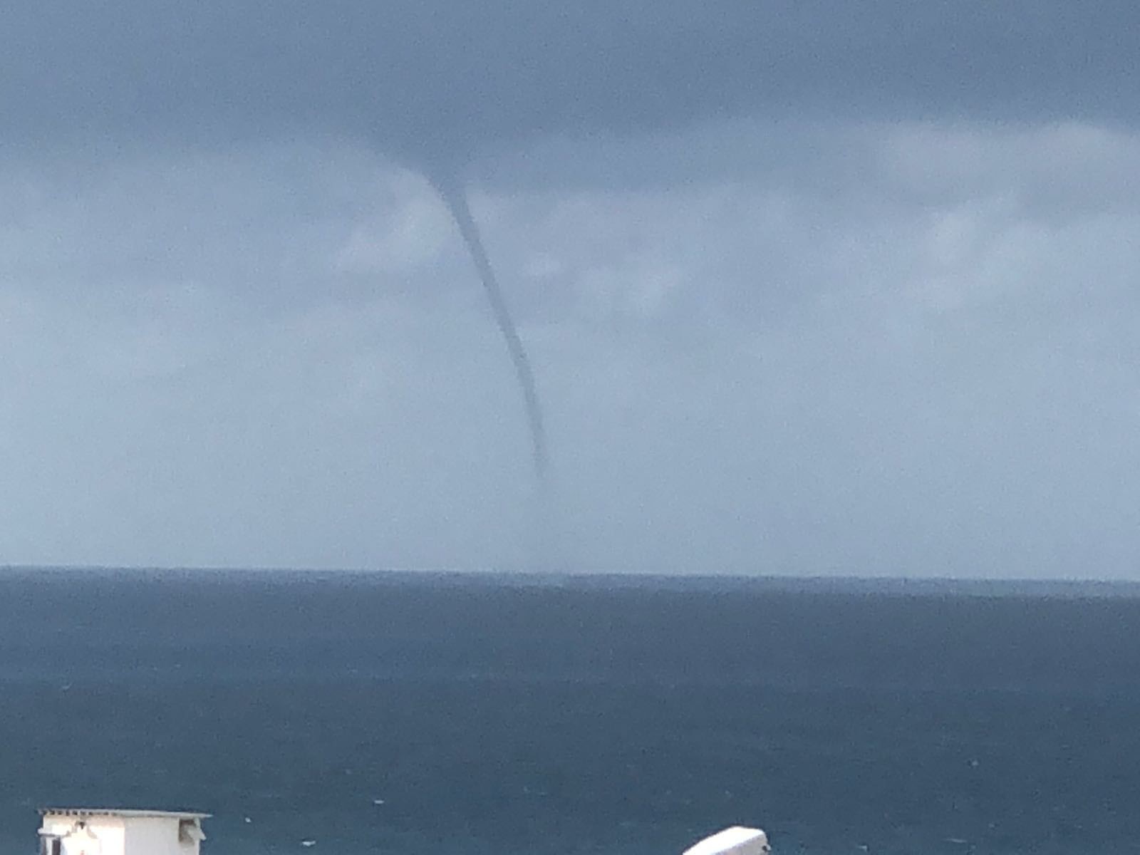 Antalya'da aynı anda oluşan 4 hortum korkuttu