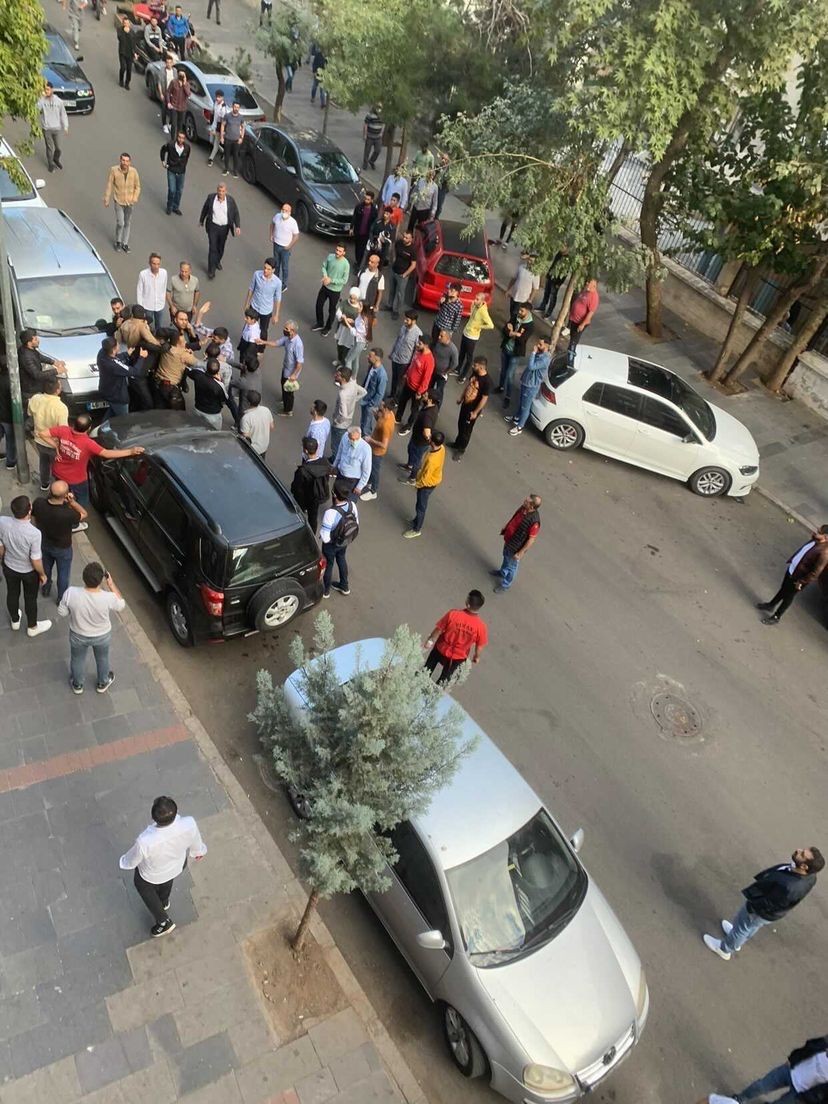 Kavgayı ayırmak istedi! Yediği Osmanlı tokadıyla neye uğradığını şaşırdı