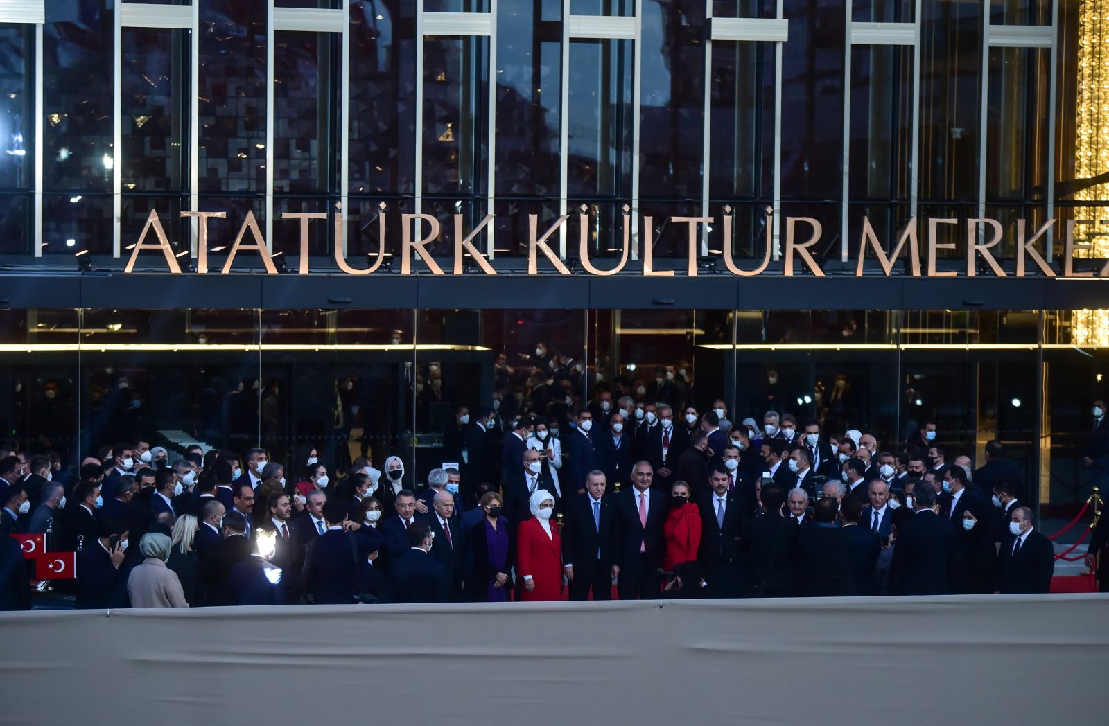 Yenilenen Atatürk Kültür Merkezi açıldı Yenilenen Atatürk Kültür Merkezi açıldı
