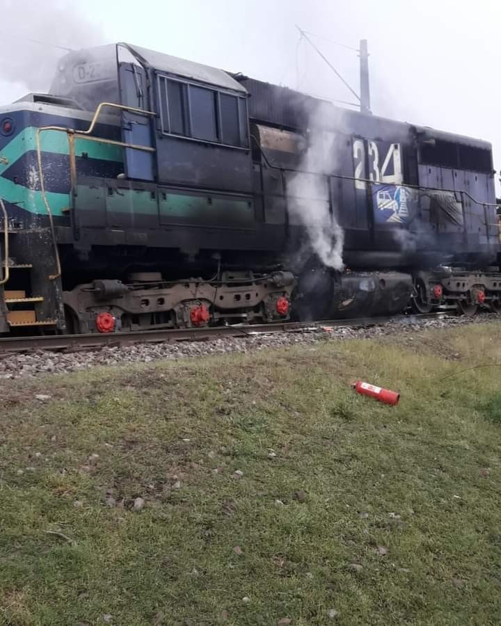 Şili’de yük treni raydan çıktı, vagonlar ateşe verildi Şili’de yük treni raydan çıktı, vagonlar ateşe verildi