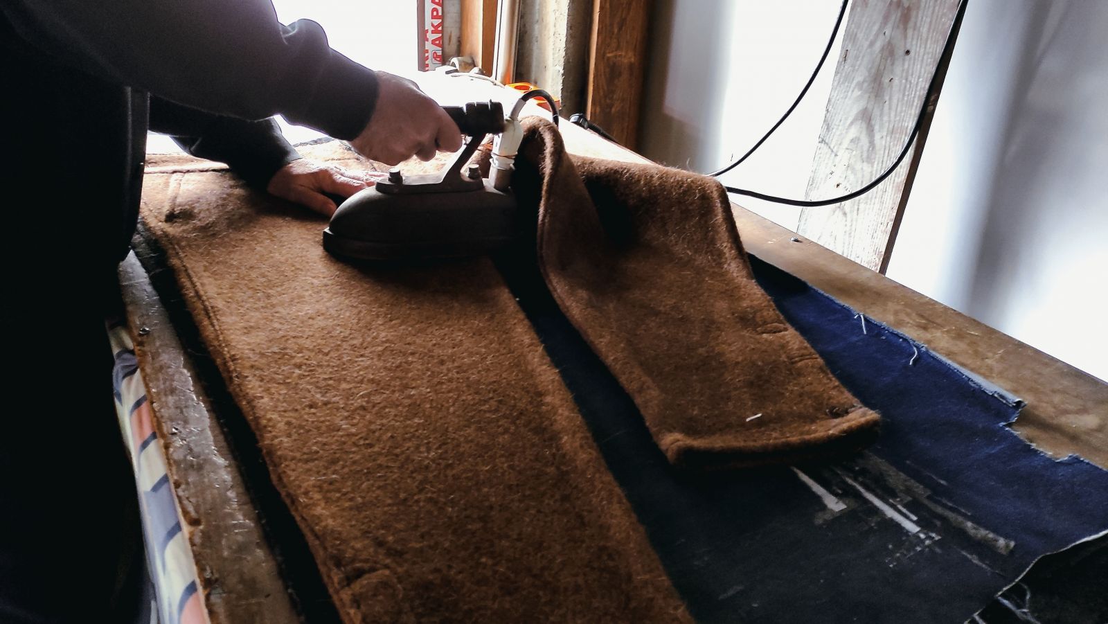 Eskinin abası şimdinin modası! Çobanların giydiği abalar her kesimden ilgi görüyor