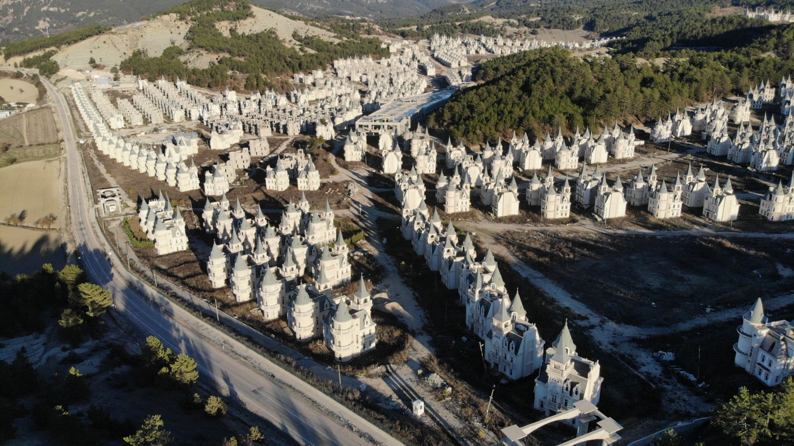 Bolu'daki 'Şato tipi' villalar 2022 yılında bitirilecek