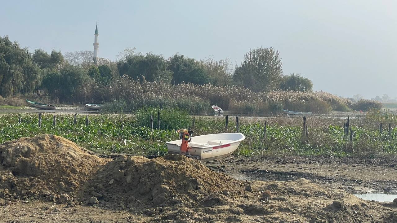 İznik Gölü'nde korkutan görüntü