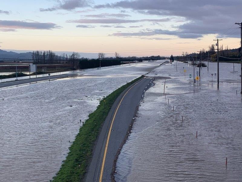 Kanada’da şiddetli yağış toprak kaymasına yol açtı Kanada’da şiddetli yağış toprak kaymasına yol açtı