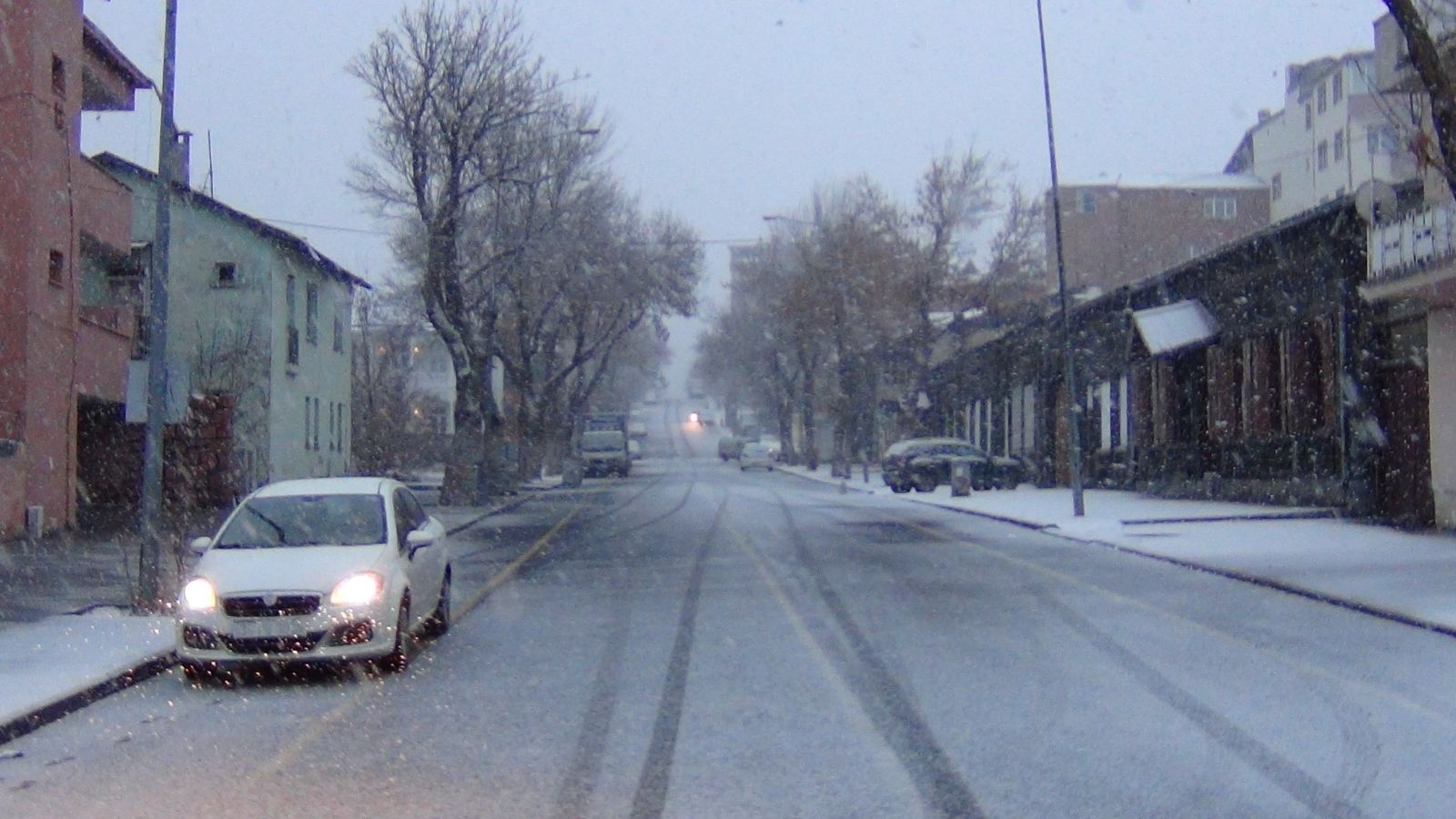 Karslılar güne bembeyaz uyandı!