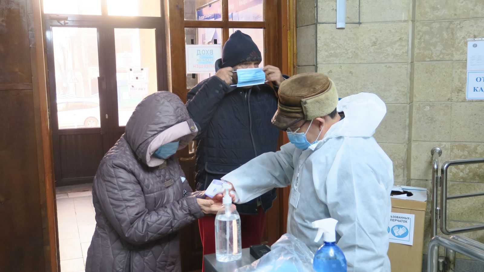 Kırgızistan’da halk parlamento seçimi için sandık başında