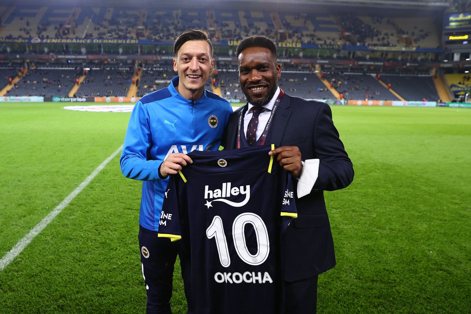 Kadıköy'de Okocha sürprizi Kadıköy'de Okocha sürprizi