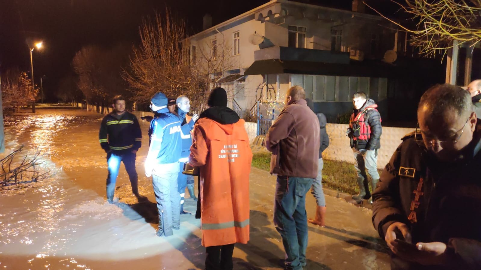 Edirne'de sel felaketi! 1 kişi öldü Edirne'de sel felaketi! 1 kişi öldü