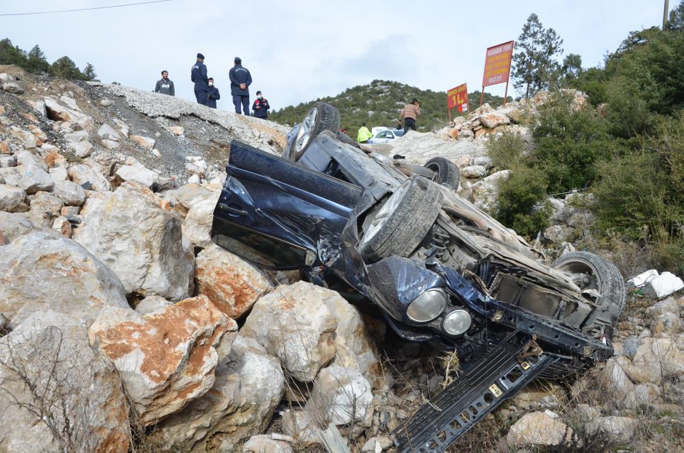 Otomobil takla attı: Yaralılar var