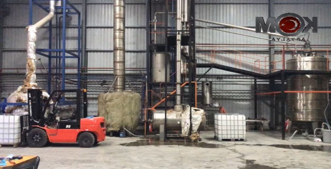 Antalya'da 'sahte alkol fabrikası' deşifre oldu