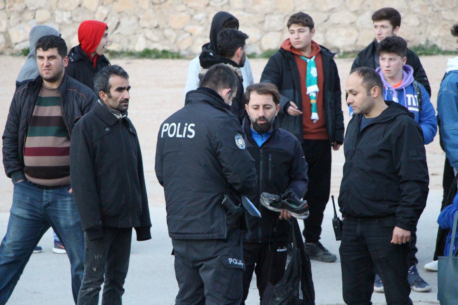 Antrenmana giden genç futbolcuya lokomotif çarptı