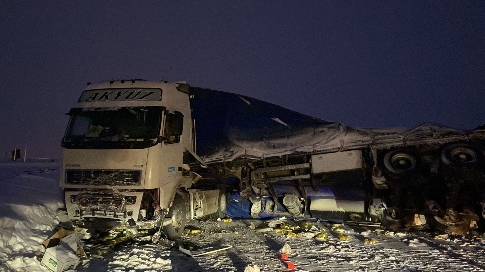 Tonlarca sıvıyağ yola döküldü