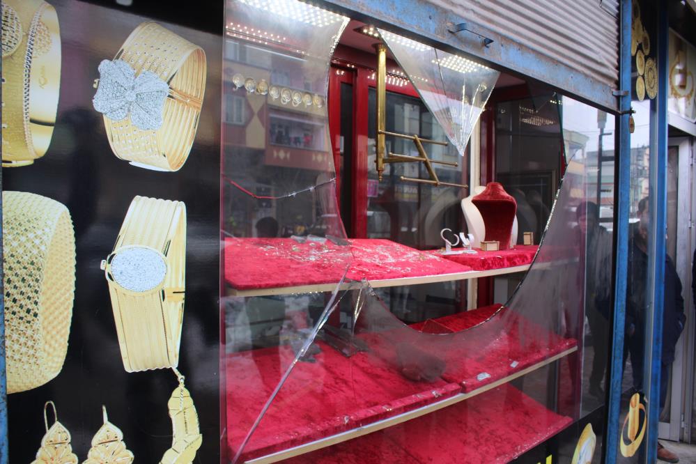 Gaziantep'te kuyumcu soygunu! 500 bin liralık altın çaldılar