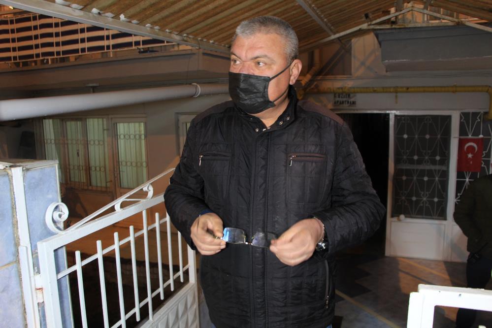 76 yaşındaki emekli gazeteci evinde ölü bulundu