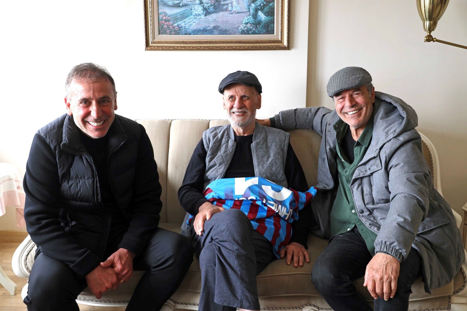 Abdullah Avcı, Ahmet Suat Özyazıcı’yı ziyaret etti... Kasketliler yan yana... Abdullah Avcı, Ahmet Suat Özyazıcı’yı ziyaret etti... Kasketliler yan yana...