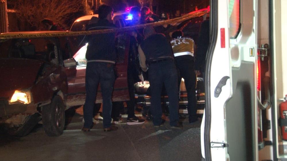 Karısına kurşun yağdırdı, polislerden kaçamayınca kendini vurdu