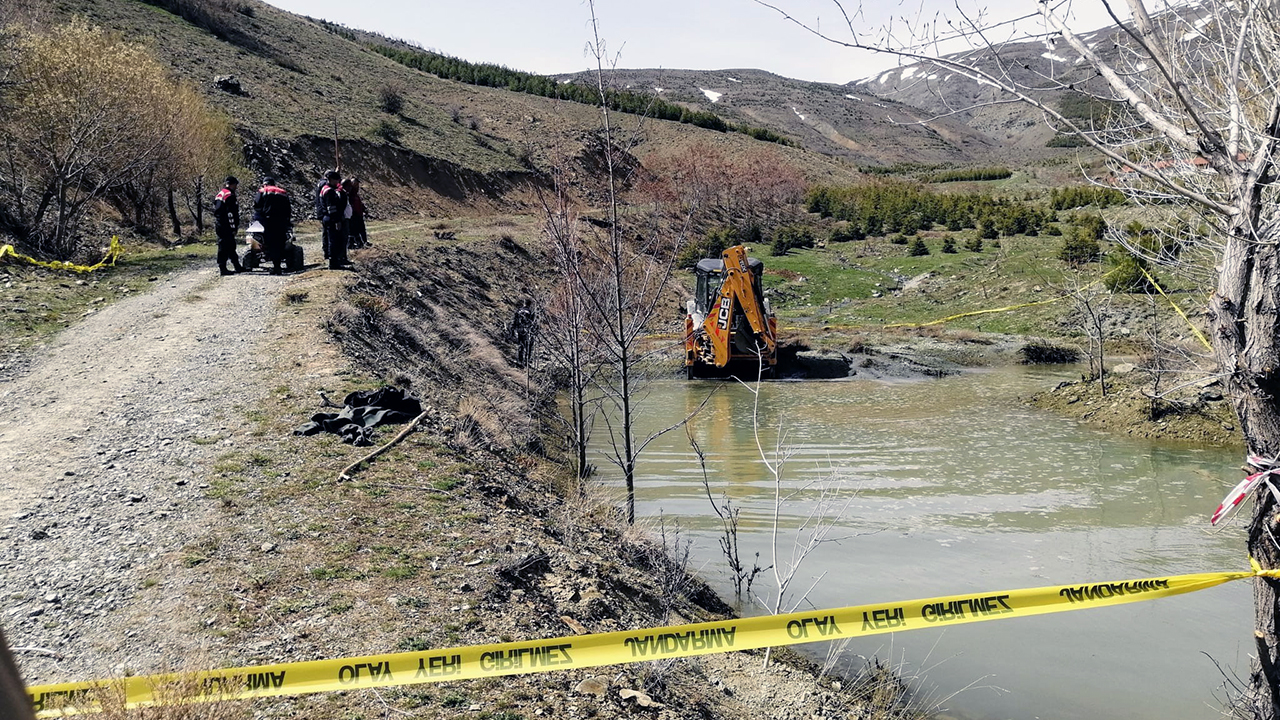Çoban, serinlemek için girdiği su birikintisinde can verdi