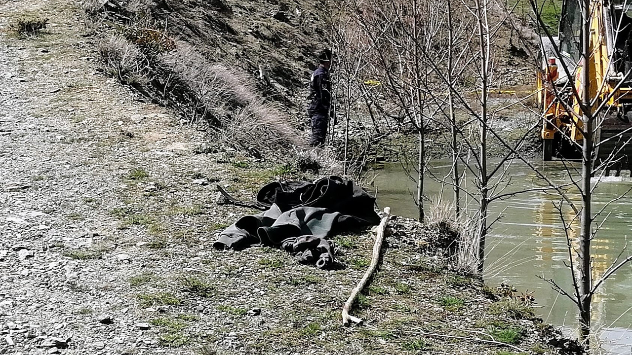 Çoban, serinlemek için girdiği su birikintisinde can verdi