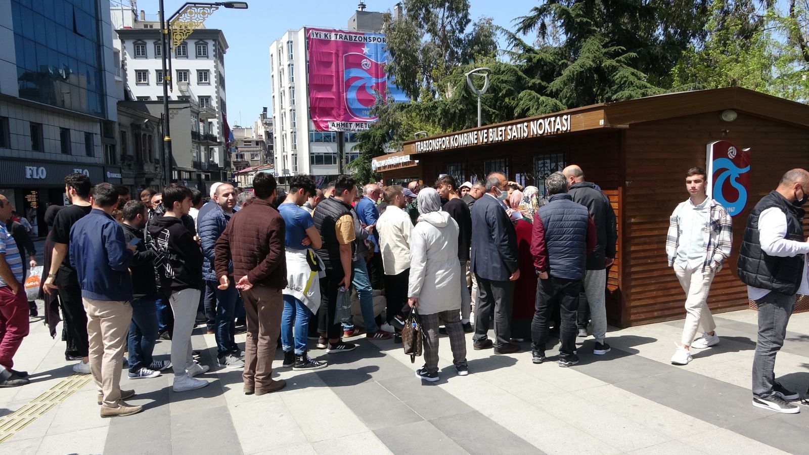 Trabzonspor - Antalyaspor maçına bilet bulmak mümkün değil!