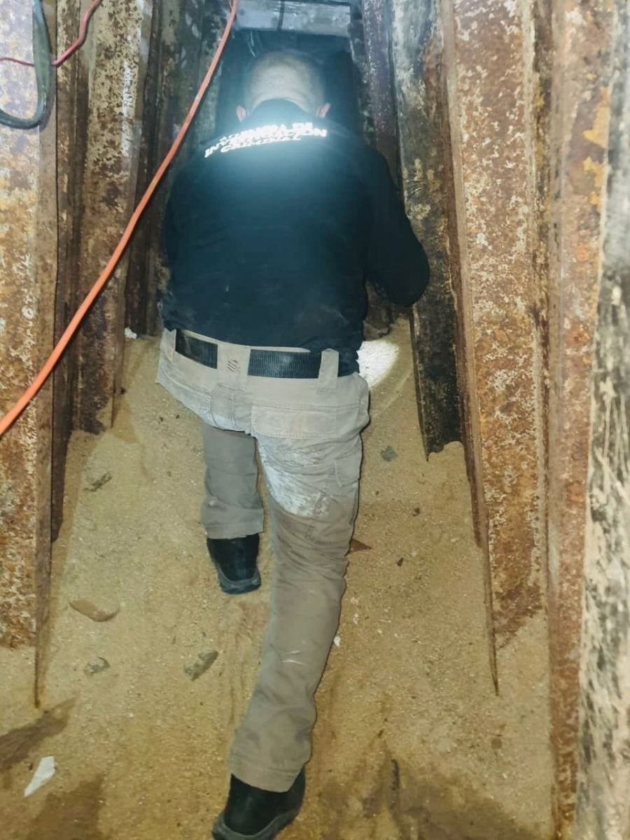 ABD-Meksika sınırında 242 metrelik 'narko-tünel' bulundu ABD-Meksika sınırında 242 metrelik 'narko-tünel' bulundu