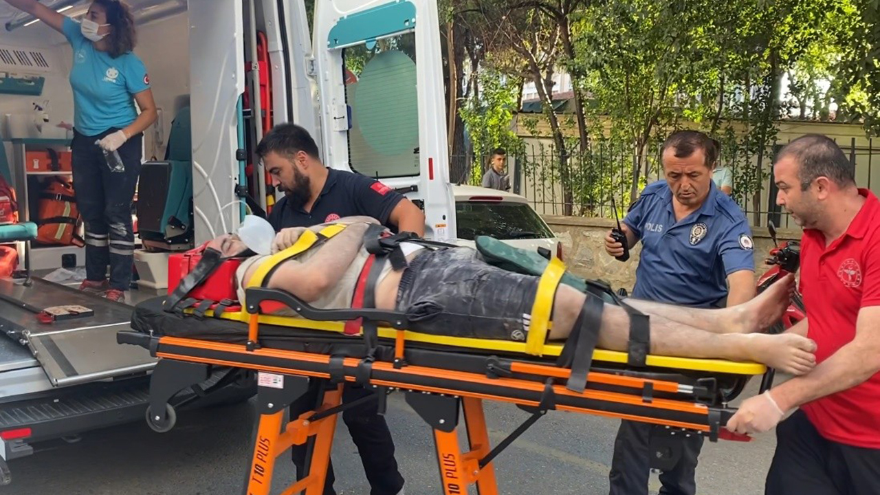 Aydın'da dehşet dolu anlar! Alevlerin arasından sedyeyle çıkarıldı Aydın'da dehşet dolu anlar! Alevlerin arasından sedyeyle çıkarıldı