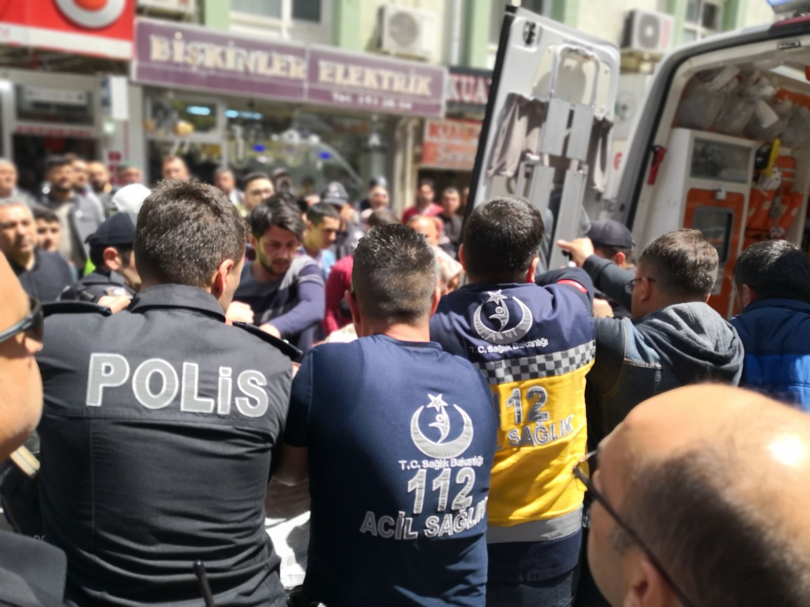 Avukatı öldürüp intihar etti