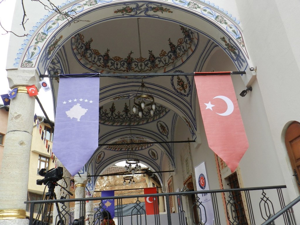 Cumhurbaşkanı Erdoğan canlı bağlantıyla Prizren'de cami açtı