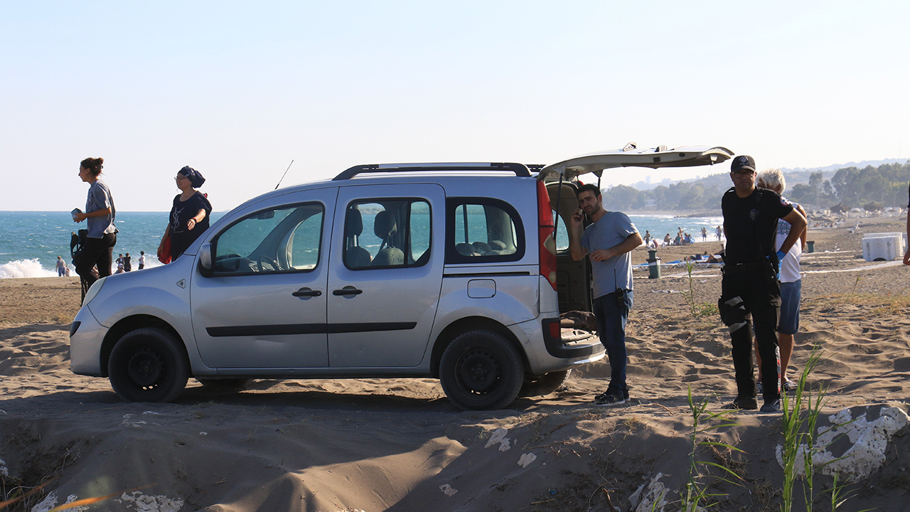 Mersin'de yürek yakan tablo! Suda hareketsiz halde bulundular