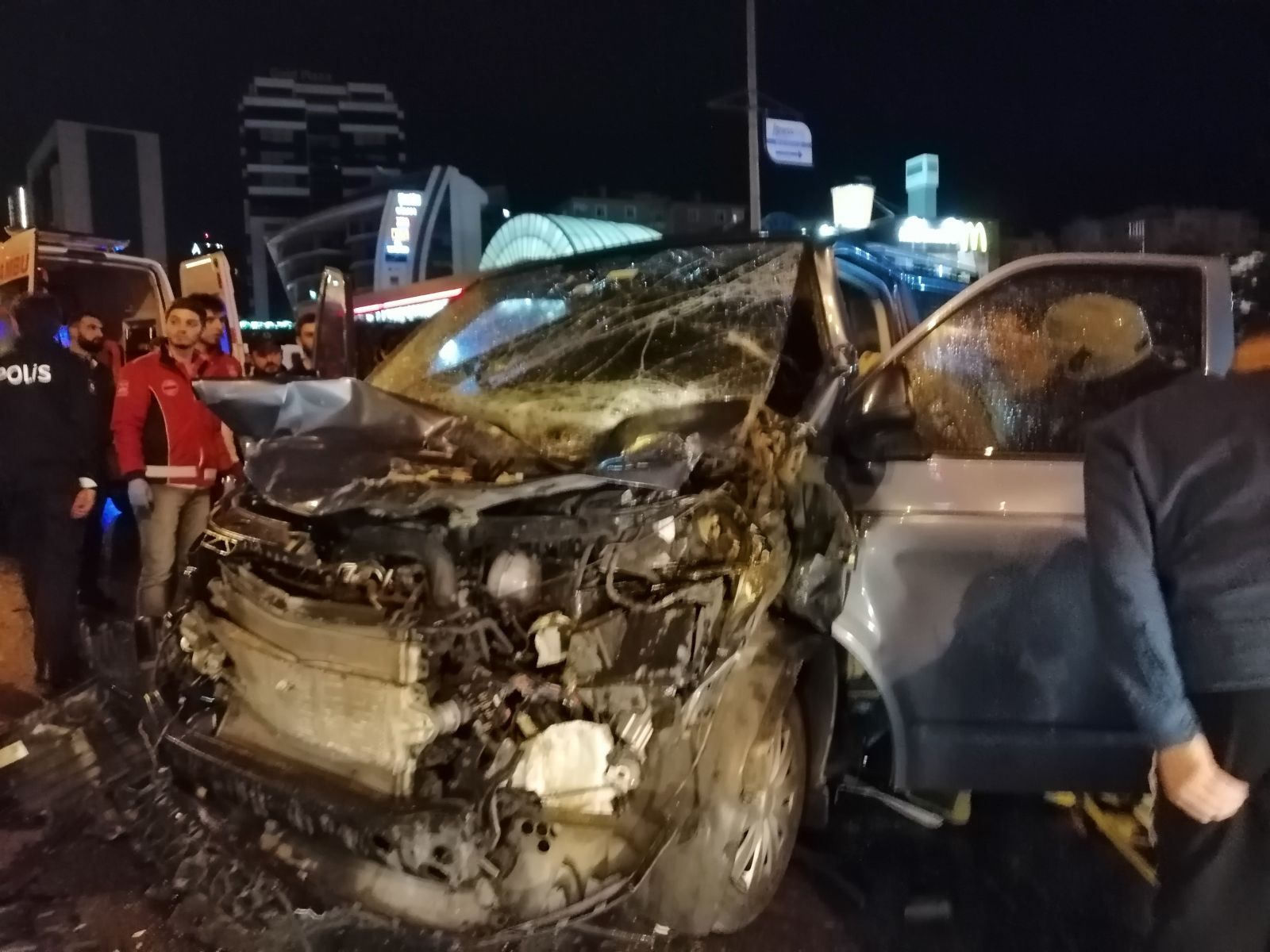 12 aracın karıştığı kazada E-5 yolu kilitlendi