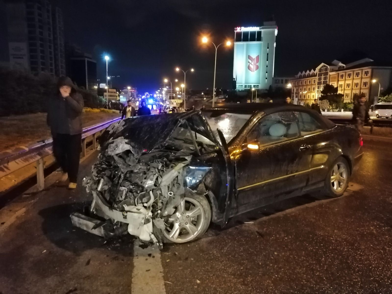 12 aracın karıştığı kazada E-5 yolu kilitlendi
