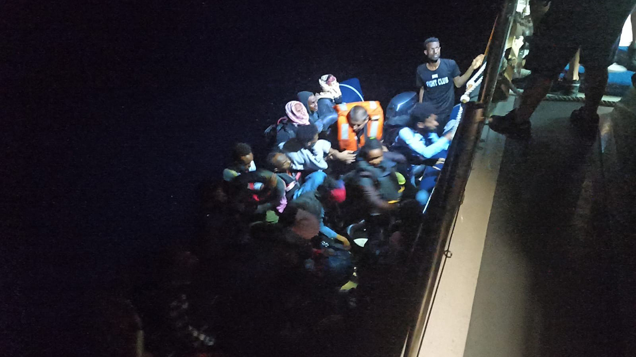 Ege Denizi'nde 208 göçmen kurtarıldı